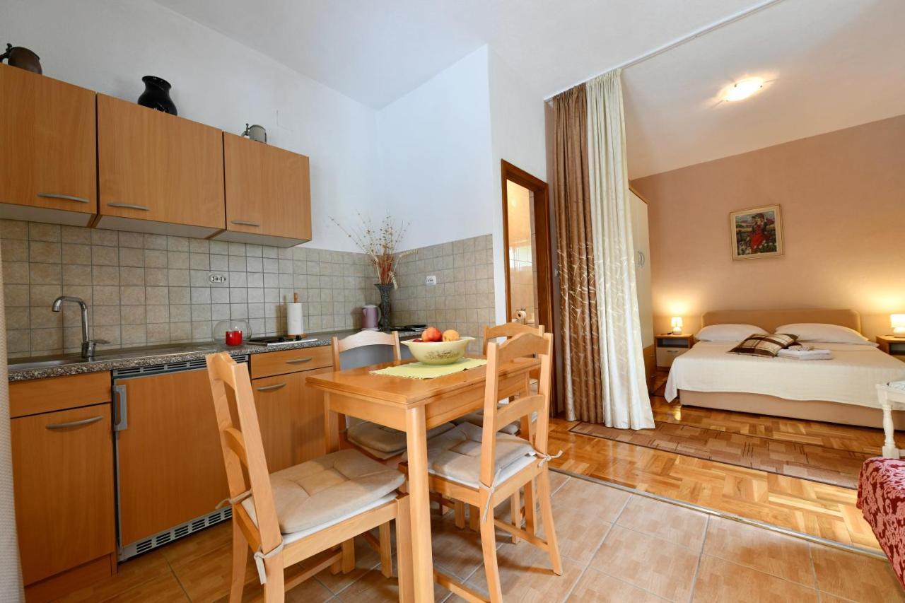Apartments Alan Saborsko Eksteriør billede